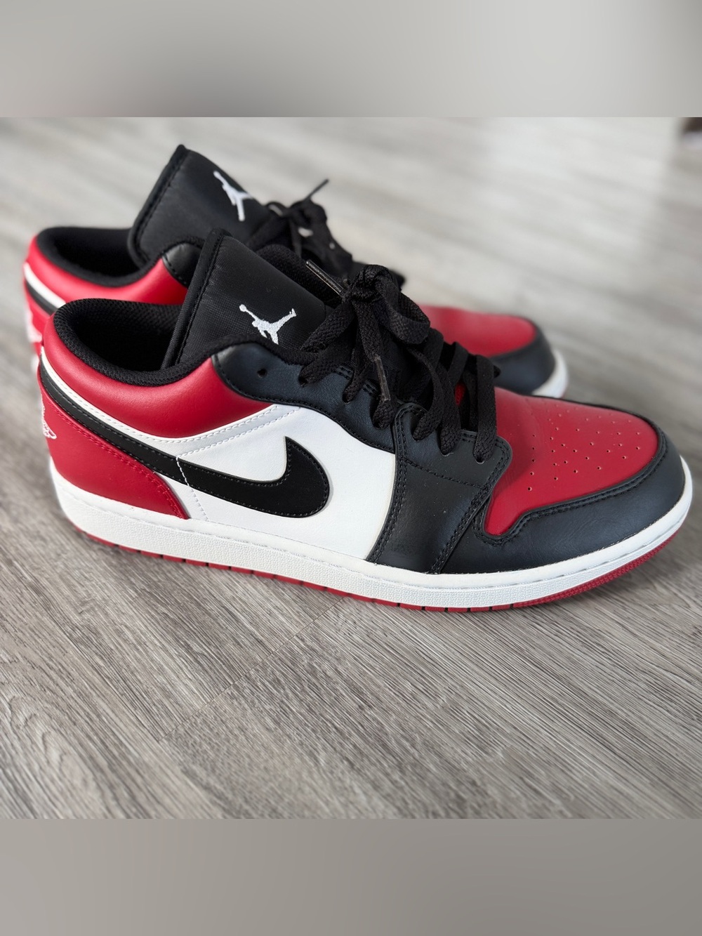 Nike Air Jordan 1 Low Bred Toe, Men’s Size 11.5, Gently Used